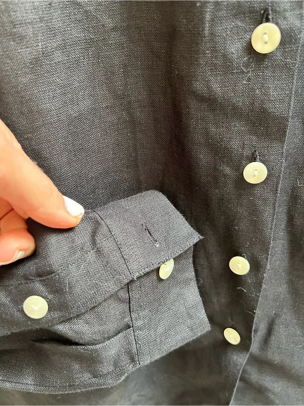 Talbots Linen Button-Up Shirt. Size 4 - Picture 3 of 4
